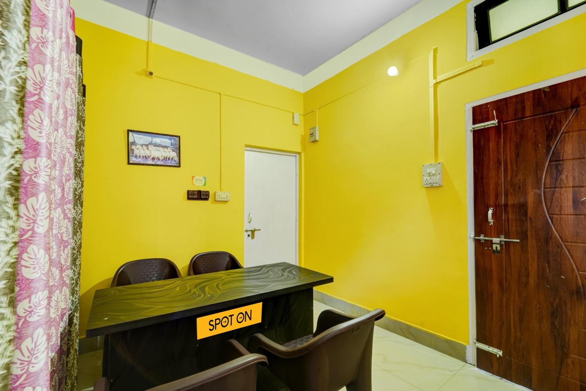 Hotel O Home Trimurti Guest House غاواهاتي المظهر الخارجي الصورة